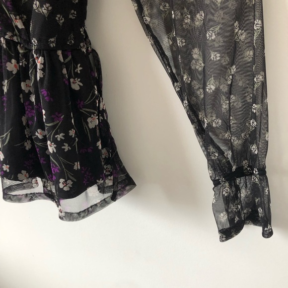 Wednesday’s Girl Peplum Floral Blouse - Picture 4 of 6